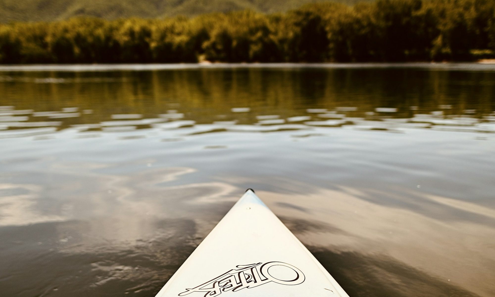 Stand-up paddle na Lagoa de Ibiraquera